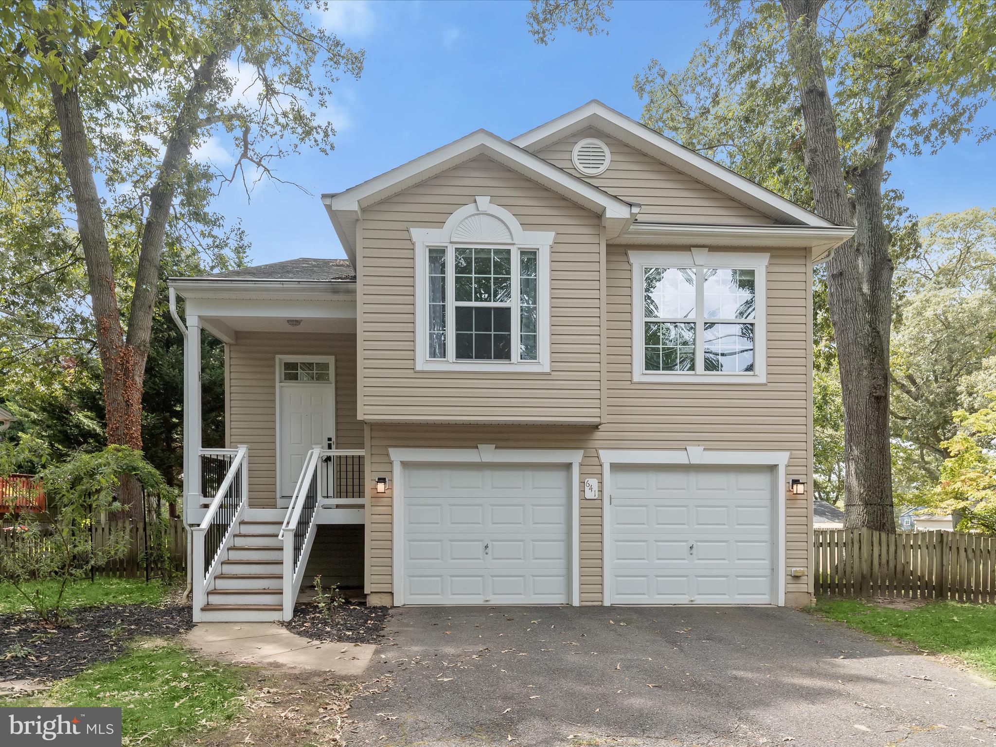 CARROLLTON MANOR - Residential Lease