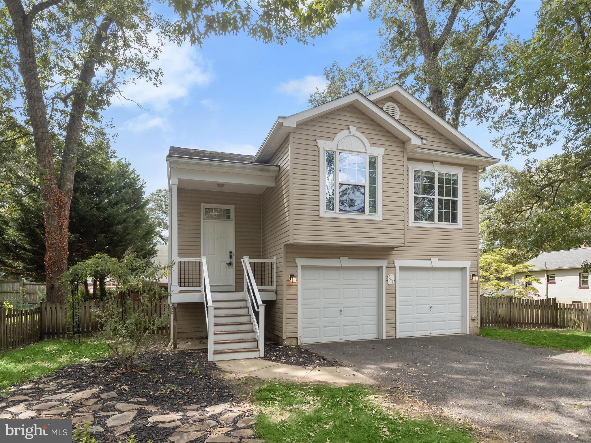 CARROLLTON MANOR - Residential Lease