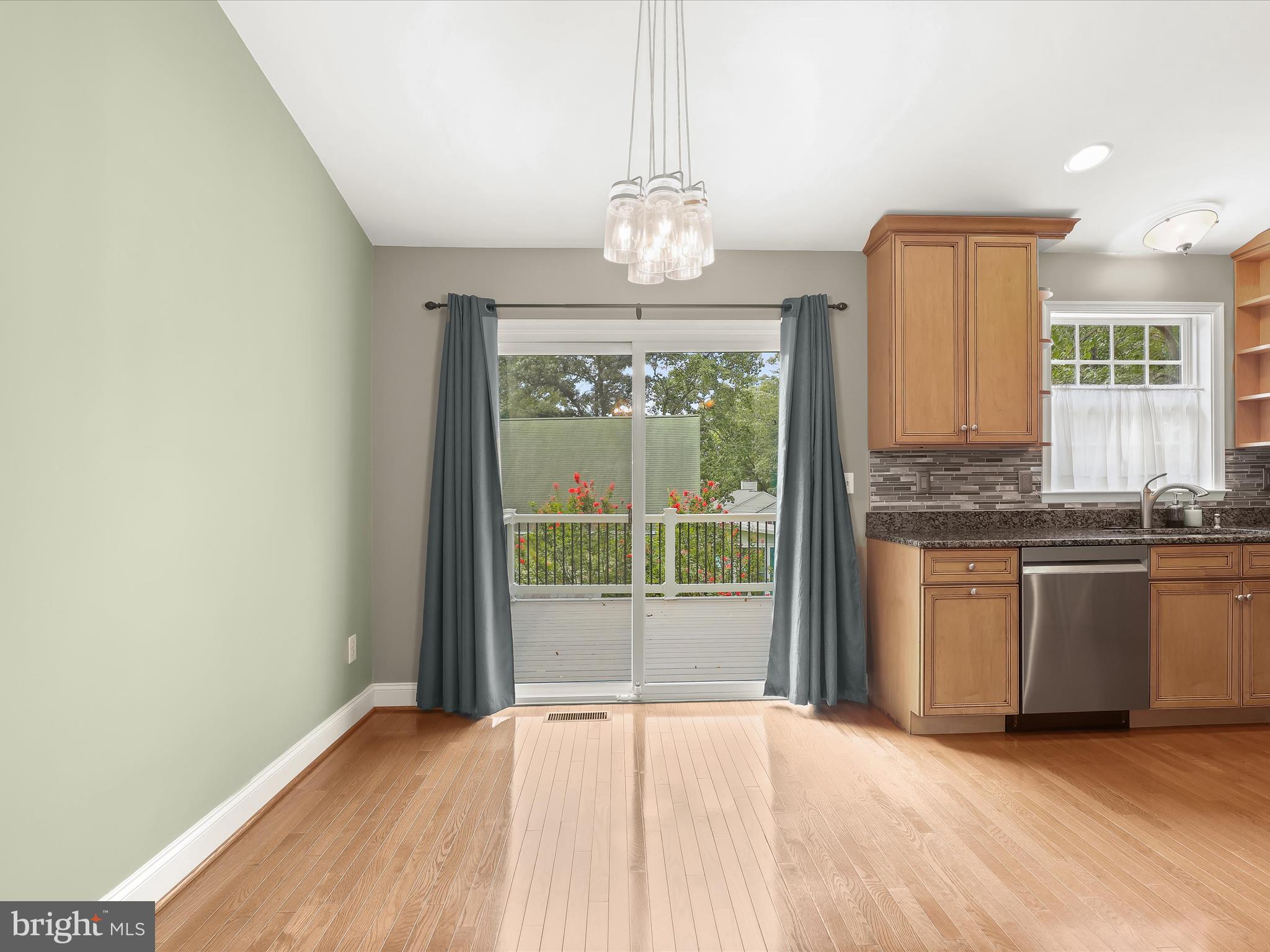 CARROLLTON MANOR - Residential Lease