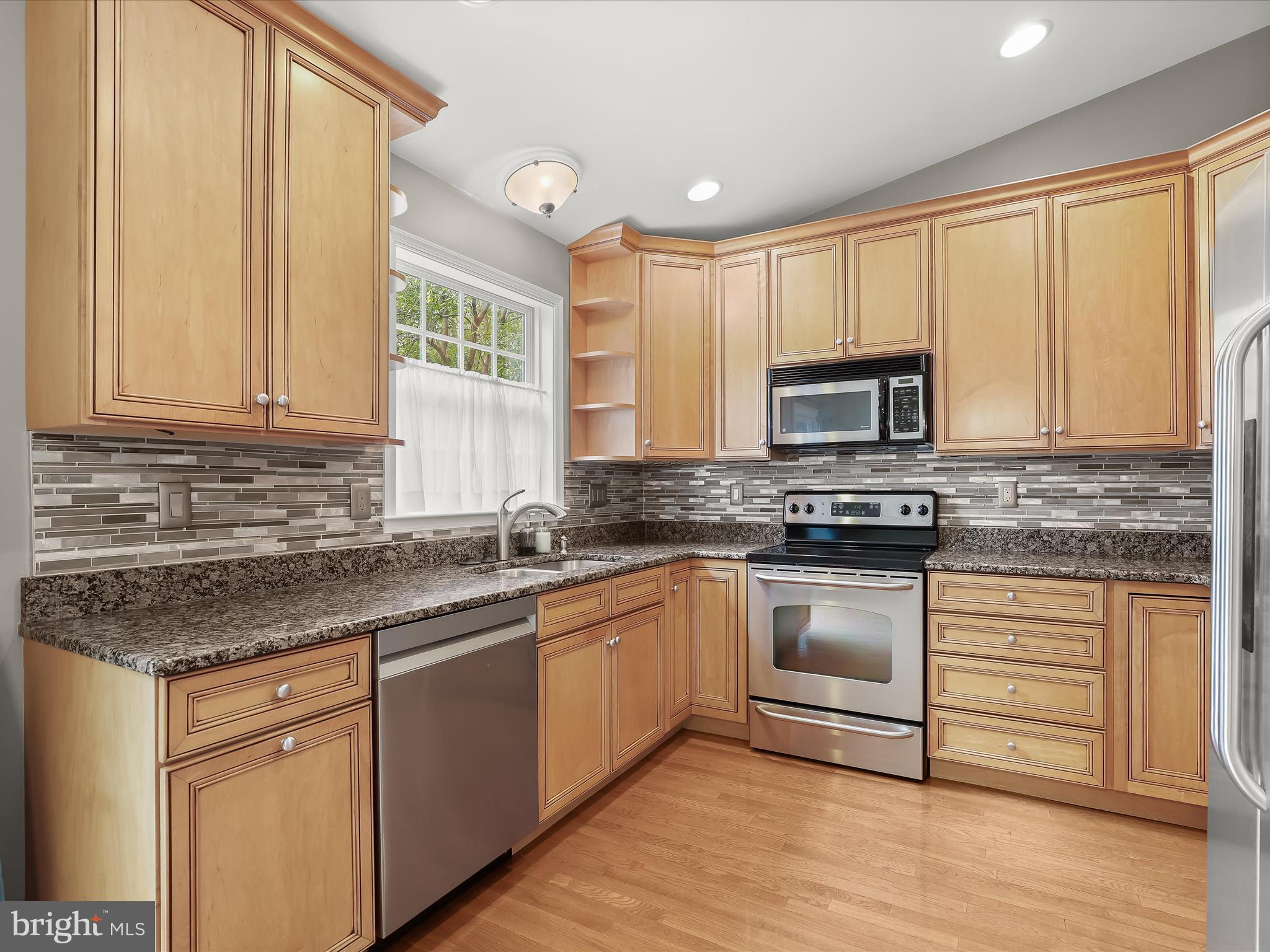 CARROLLTON MANOR - Residential Lease