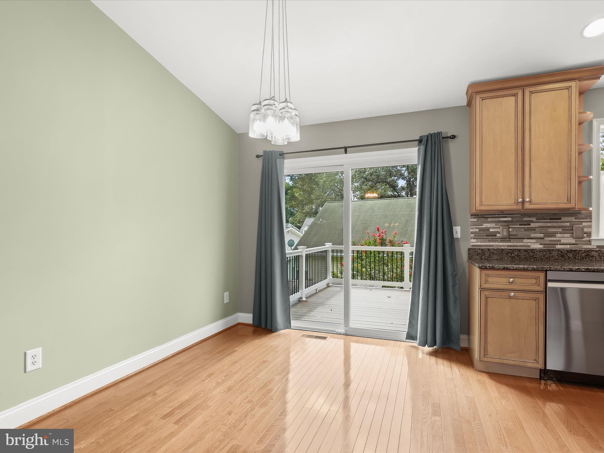 CARROLLTON MANOR - Residential Lease