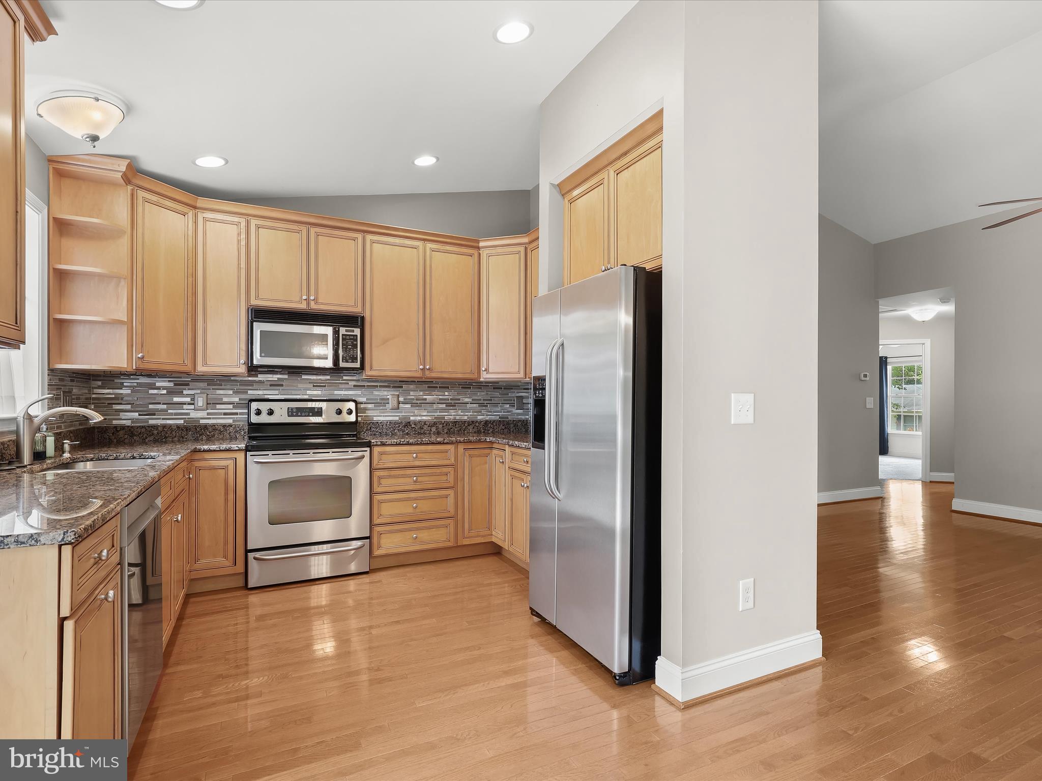 CARROLLTON MANOR - Residential Lease