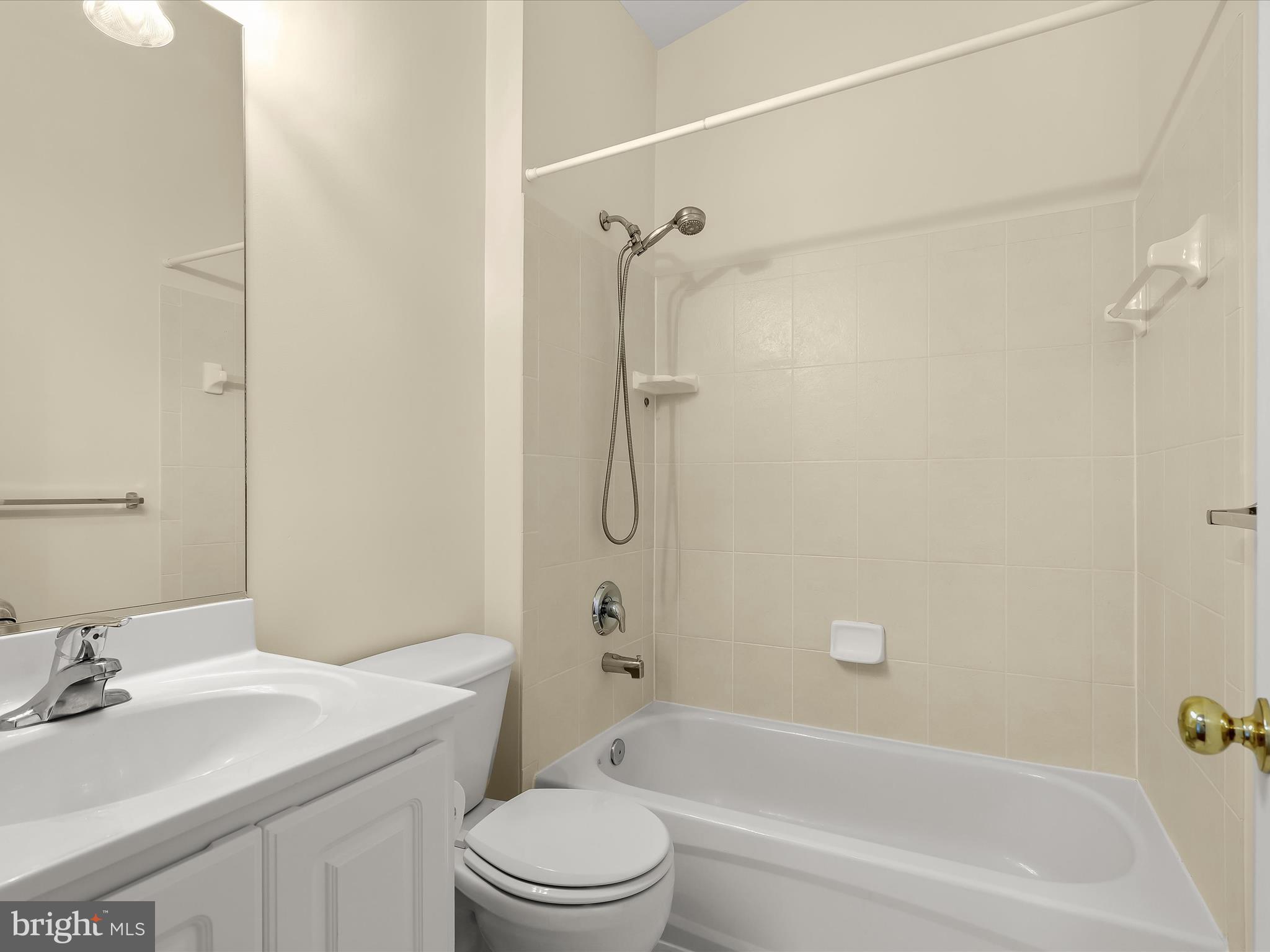 CARROLLTON MANOR - Residential Lease