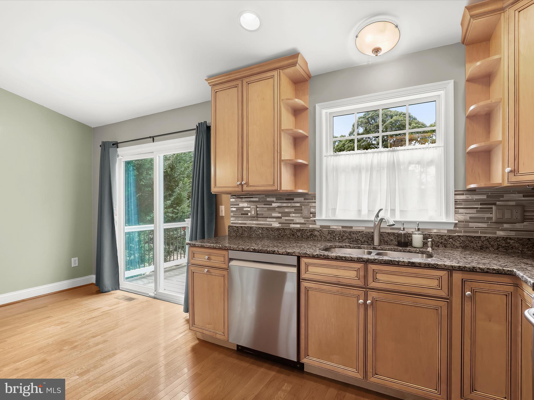 CARROLLTON MANOR - Residential Lease