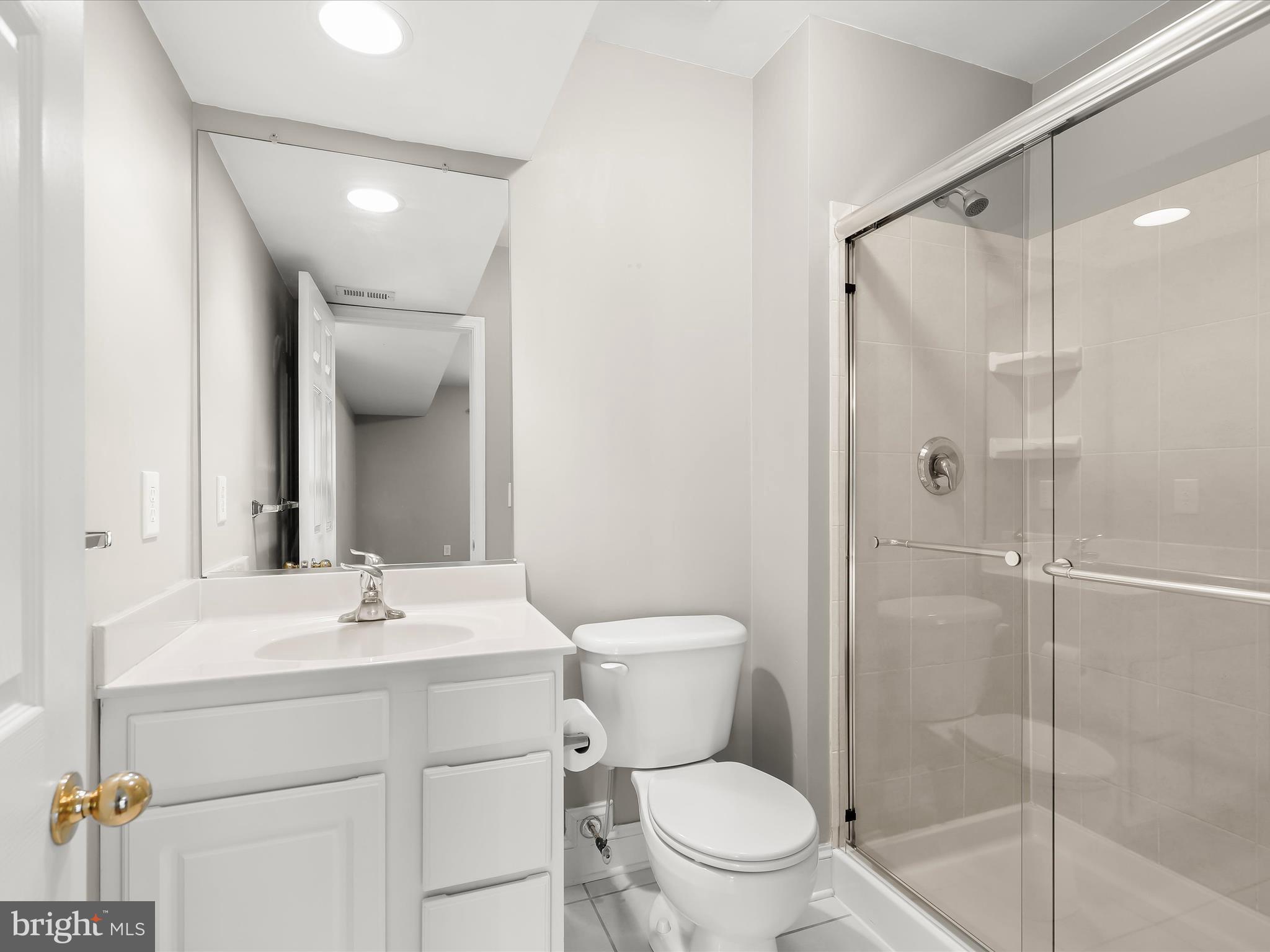 CARROLLTON MANOR - Residential Lease