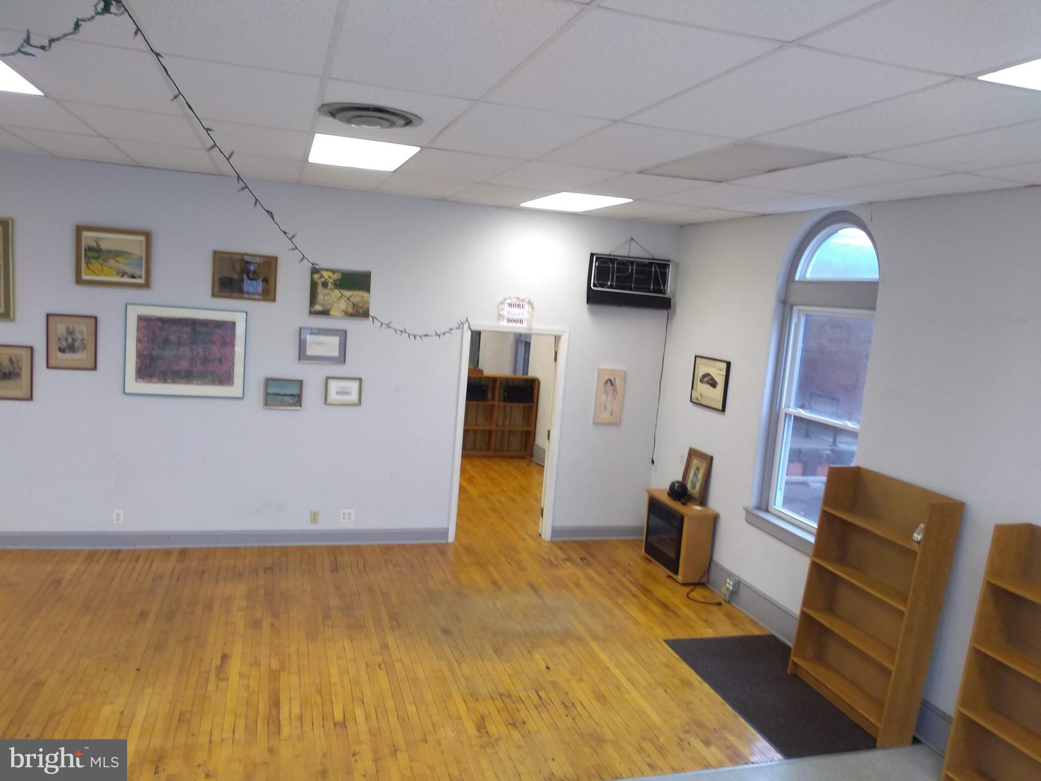 22 N CENTRE STREET 5