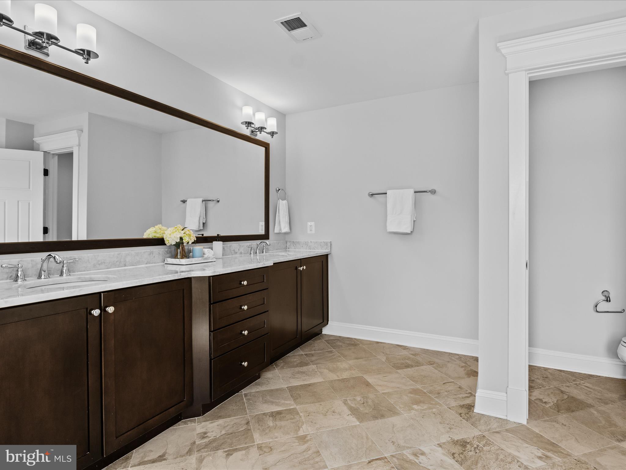 VIENNA WOODS - Residential