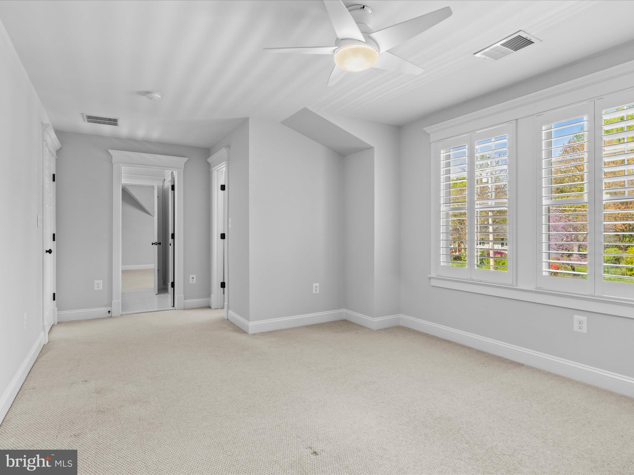 VIENNA WOODS - Residential