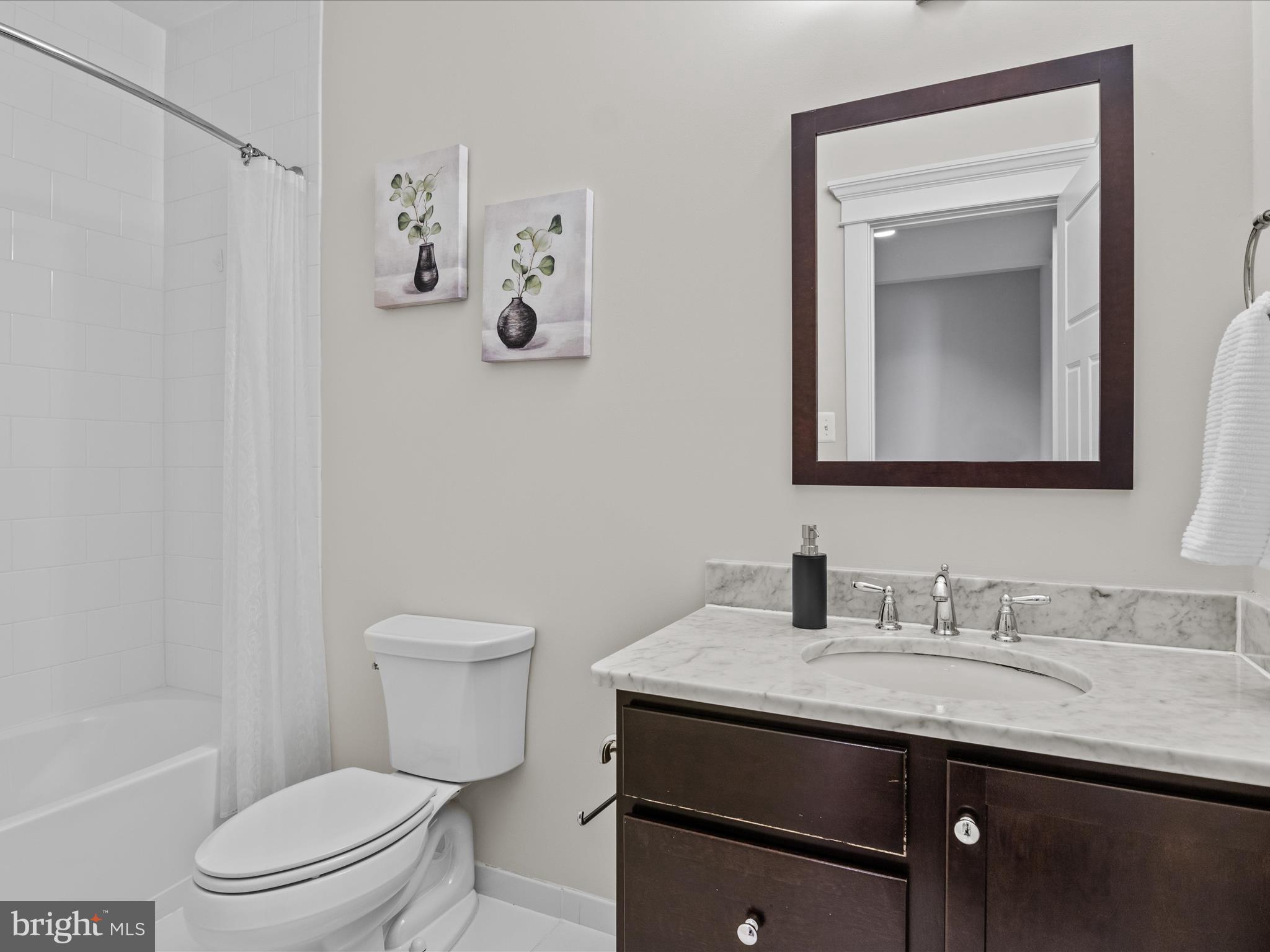 VIENNA WOODS - Residential