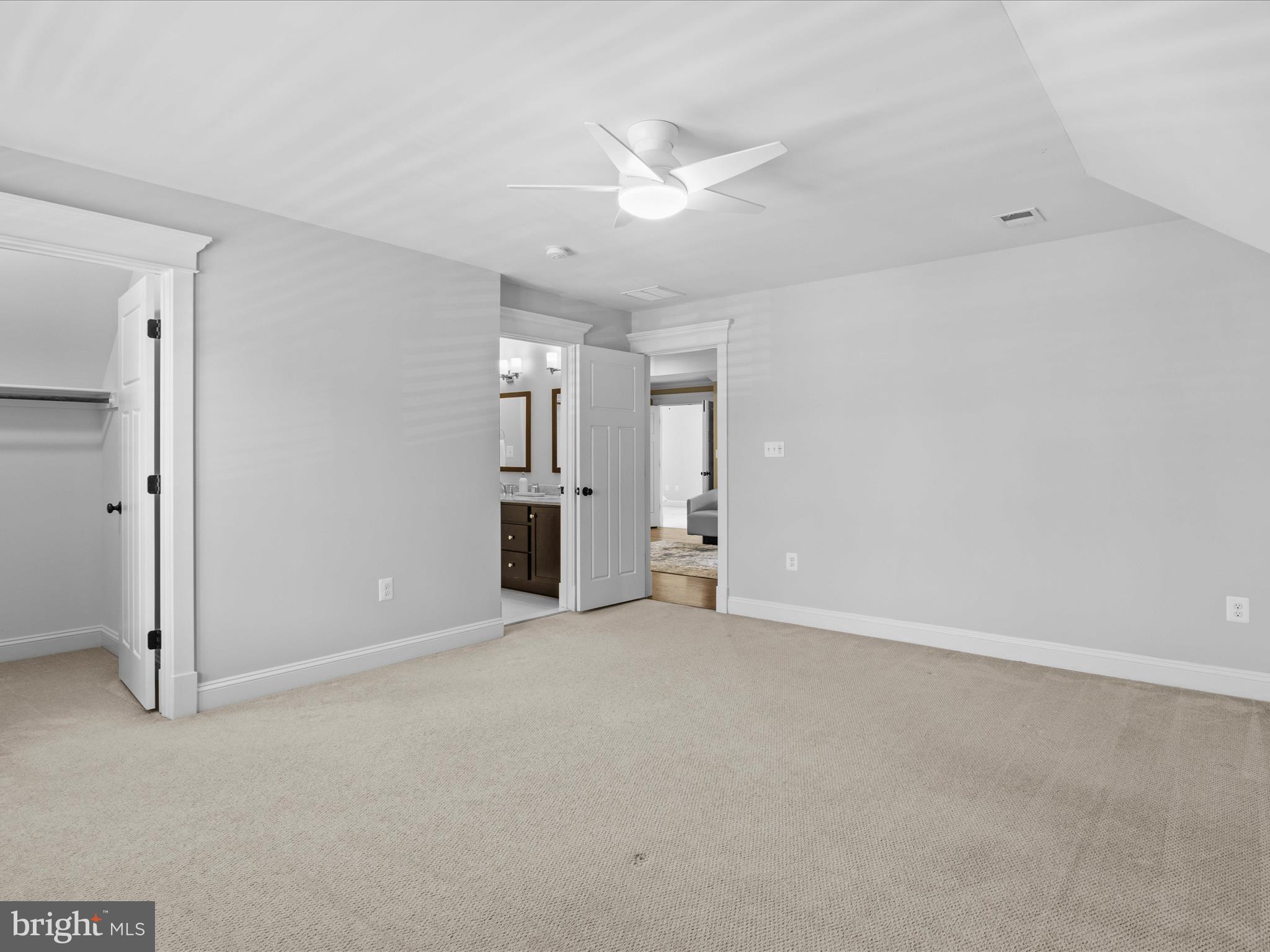 VIENNA WOODS - Residential