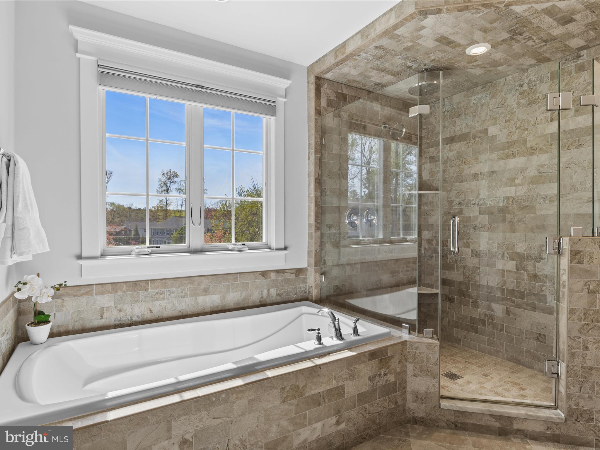 VIENNA WOODS - Residential