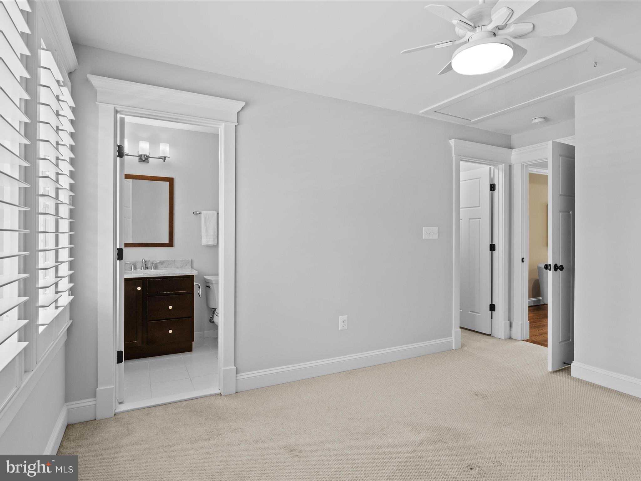 VIENNA WOODS - Residential