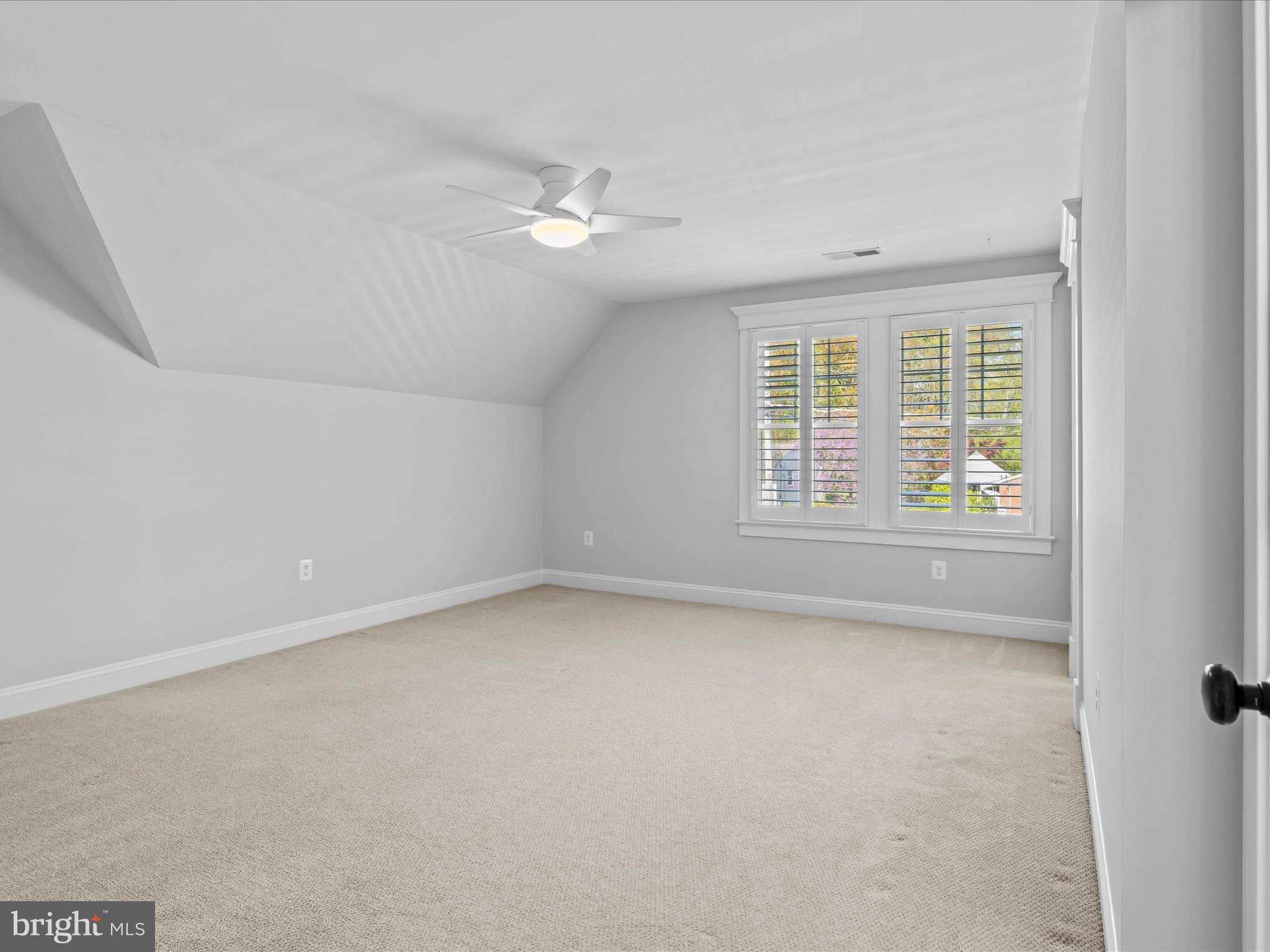 VIENNA WOODS - Residential