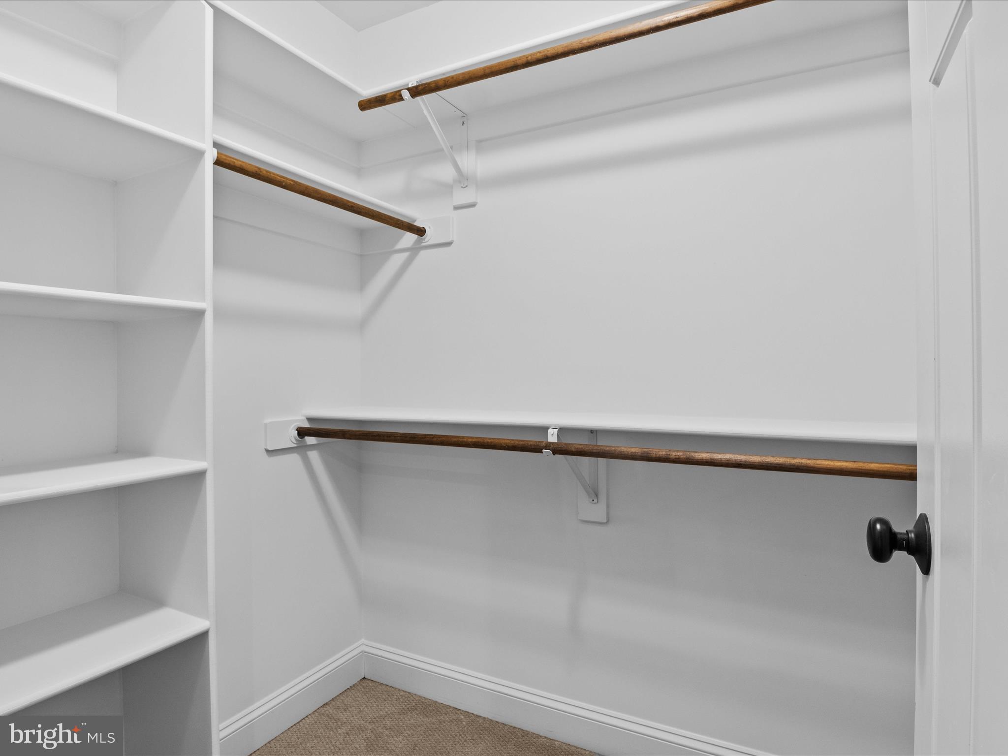 VIENNA WOODS - Residential