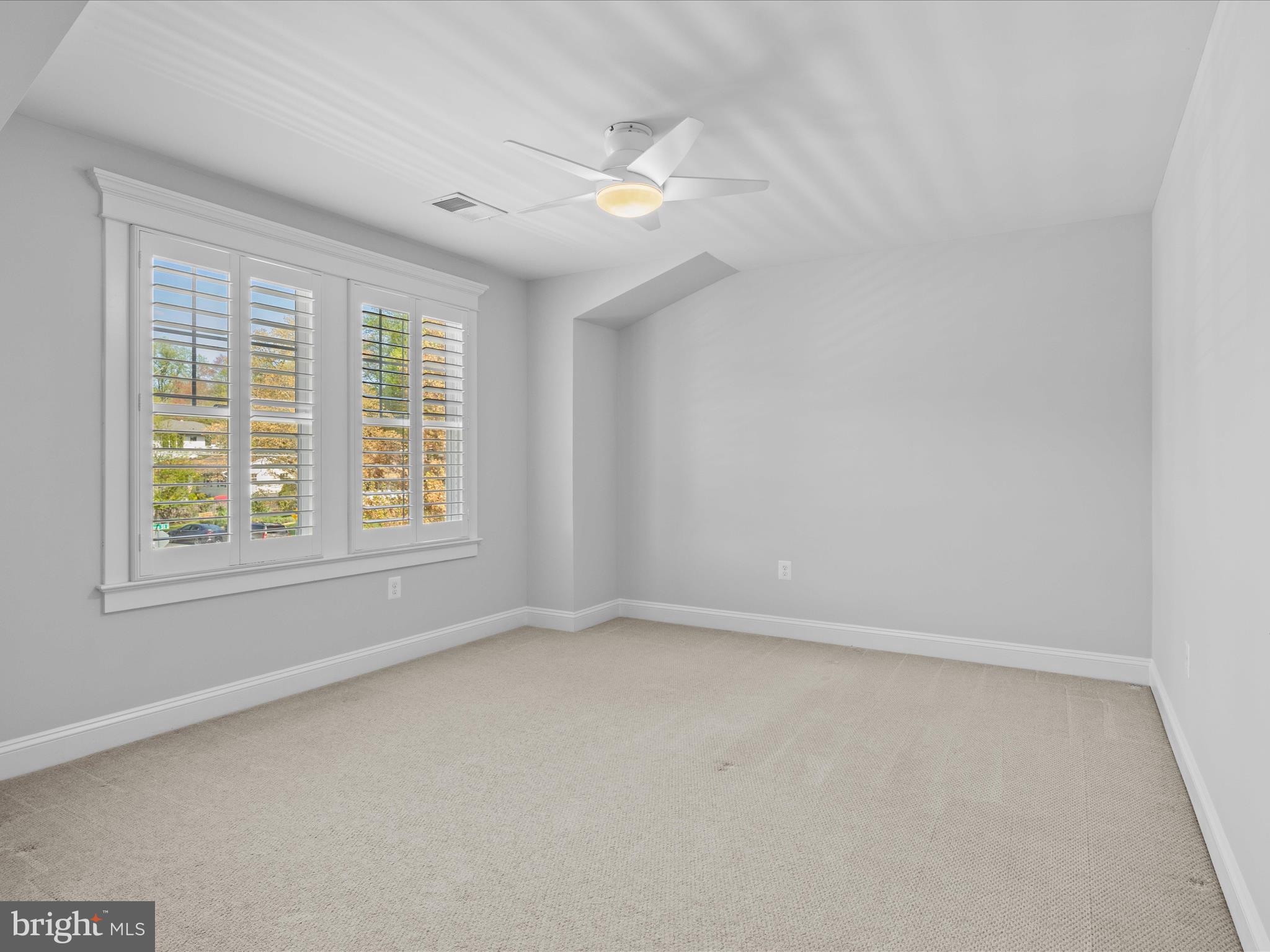 VIENNA WOODS - Residential