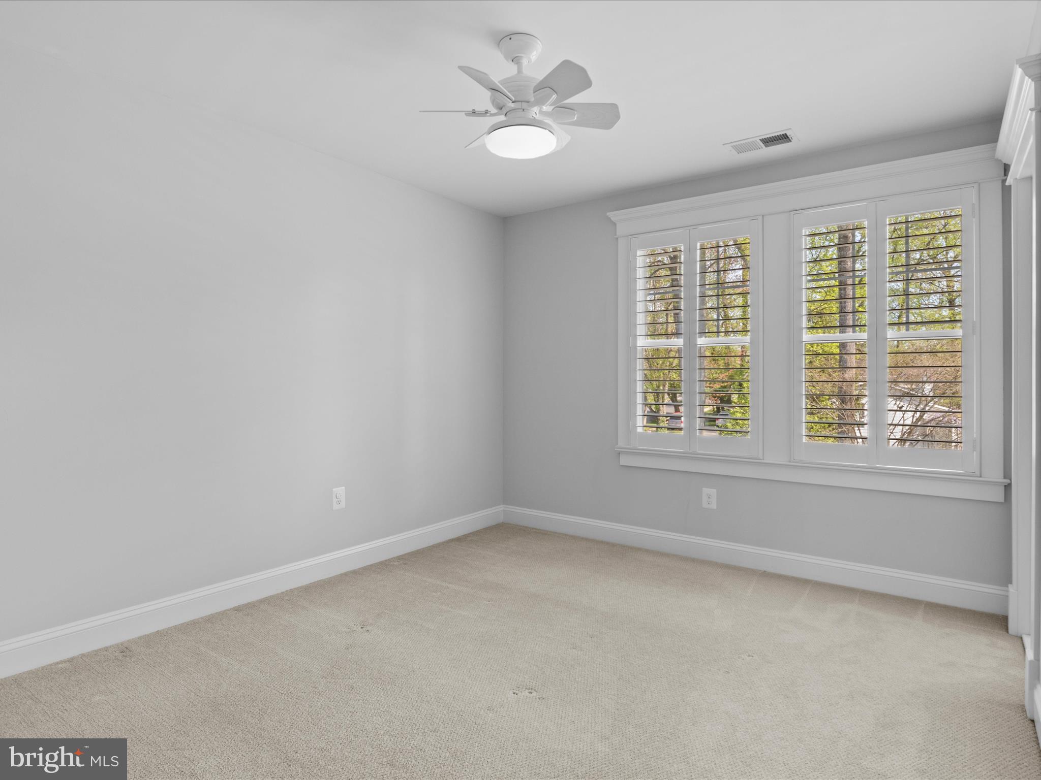 VIENNA WOODS - Residential