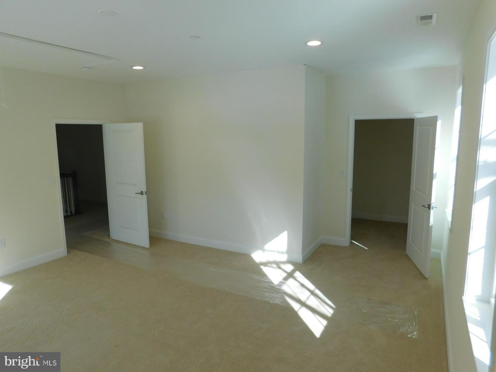 CARROLL MANOR - Residential