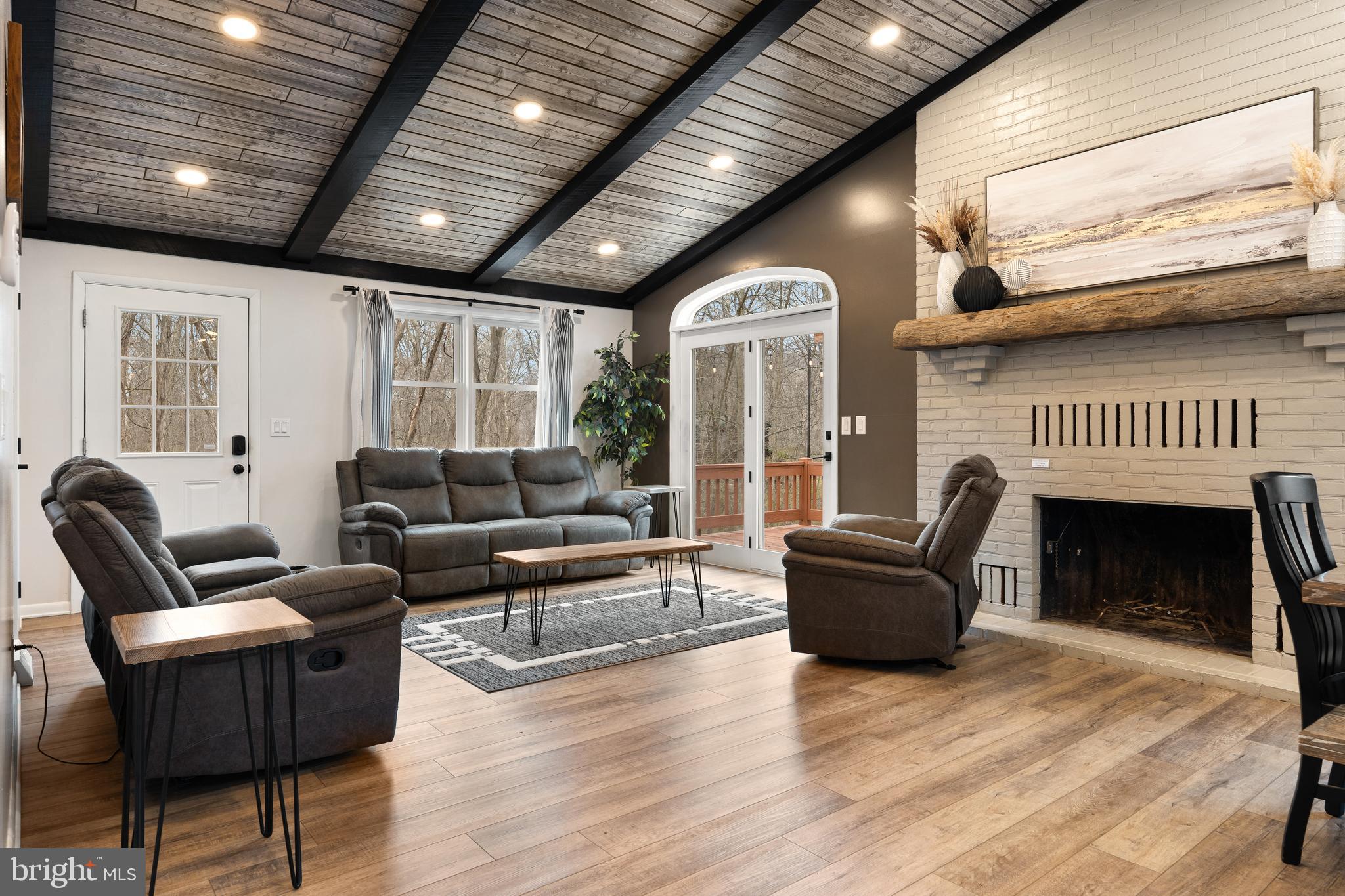 LOCUST BY THE JUNIATA - Residential