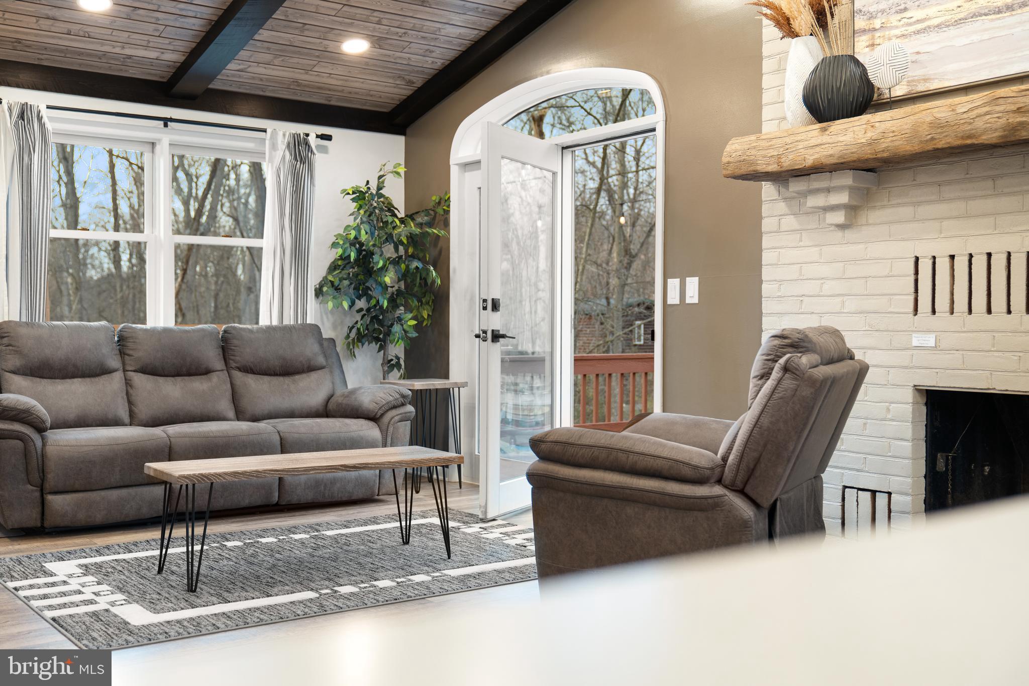 LOCUST BY THE JUNIATA - Residential