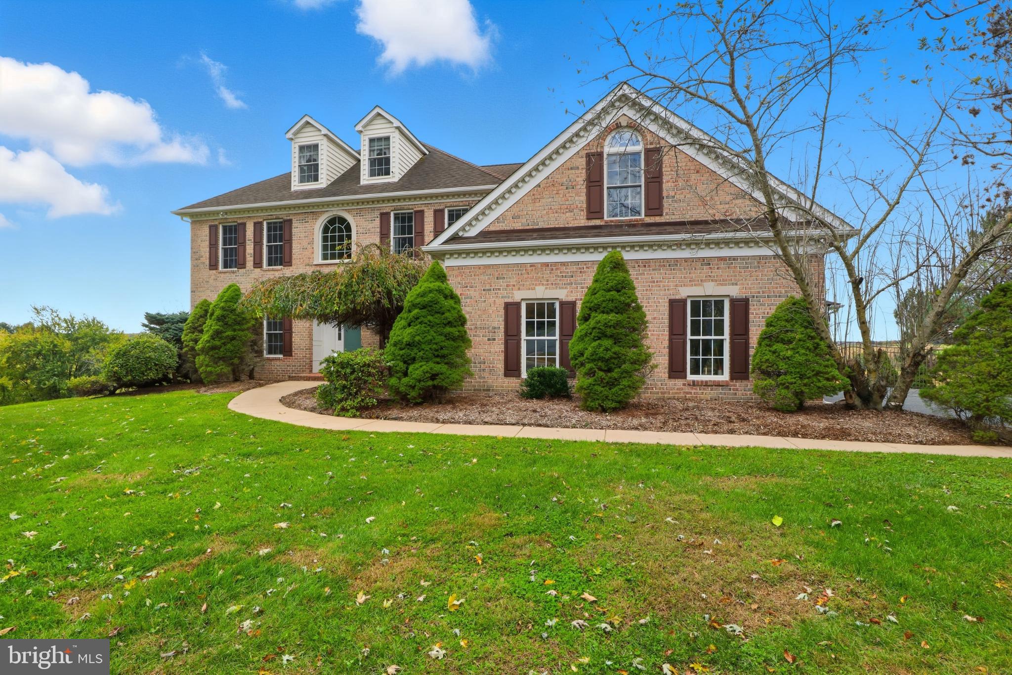 1038 WOODSHIRE LANE