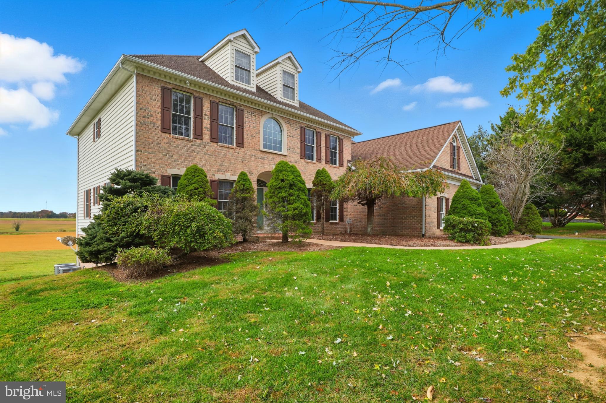 1038 WOODSHIRE LANE