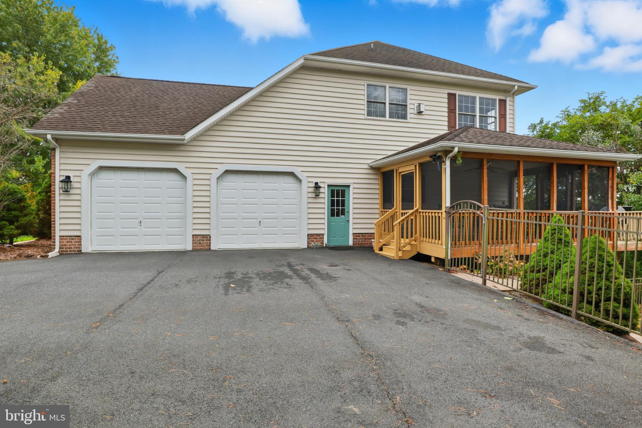 1038 WOODSHIRE LANE