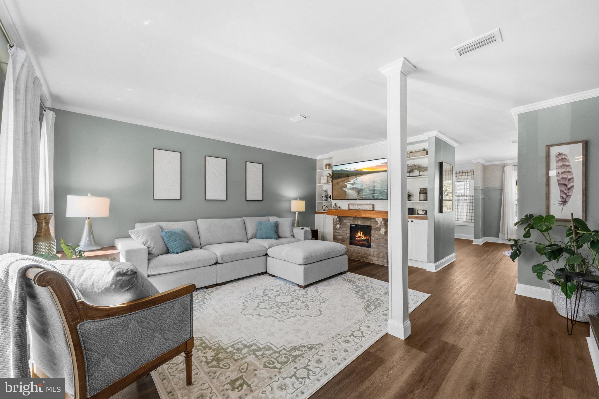 14206 ROYAL OAK LANE