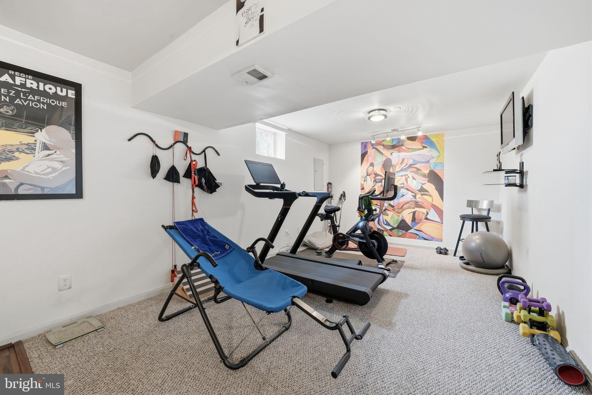 TINKERS CREEK ESTATES - Residential