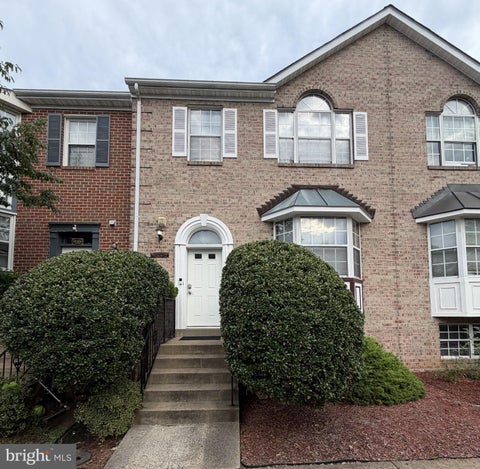 Photo of 46606 Silhouette Square, STERLING, VA 20164 (MLS # VALO2135648)