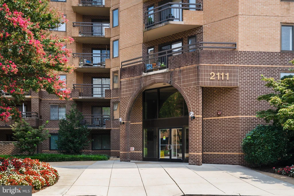 2111 Wisconsin Avenue NW Unit 203, Washington, DC 20007