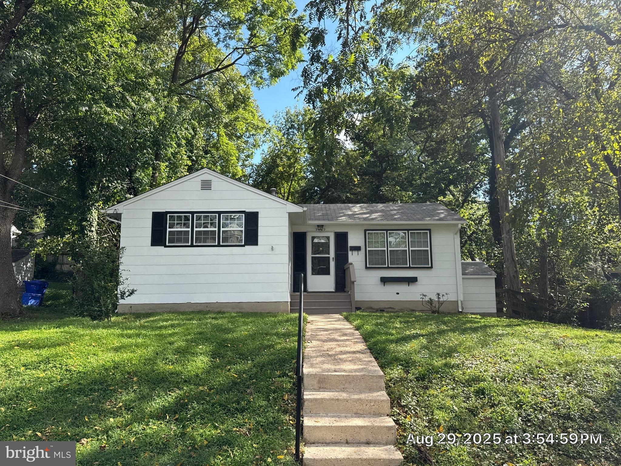 ROCK CREEK PALISADES - Residential Lease