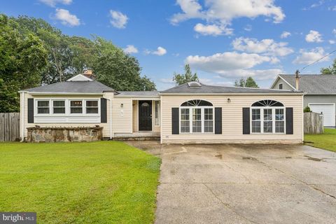 5 BROOKFIELD ROAD PASADENA MD 21122