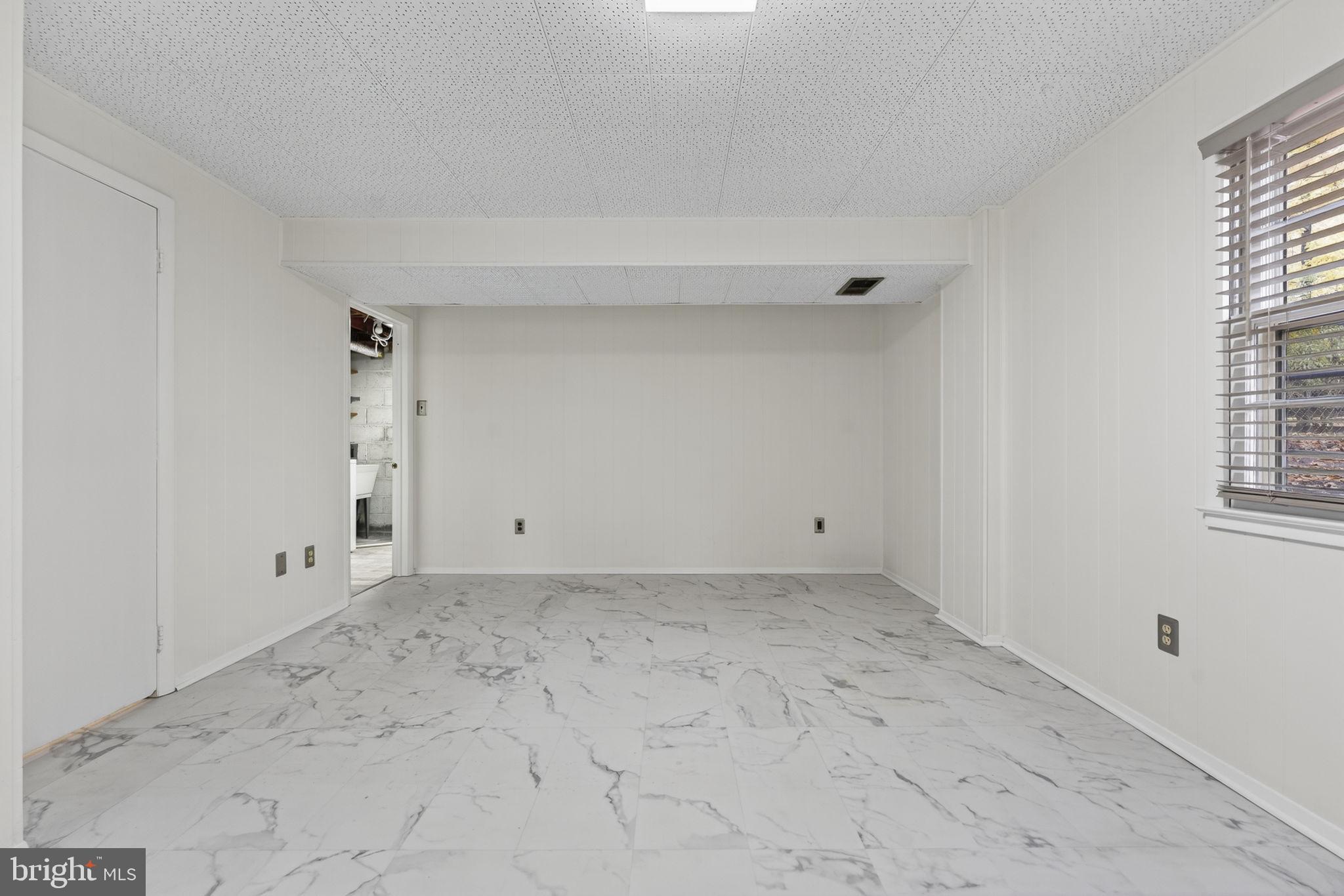 BROOKFIELD - Residential Lease