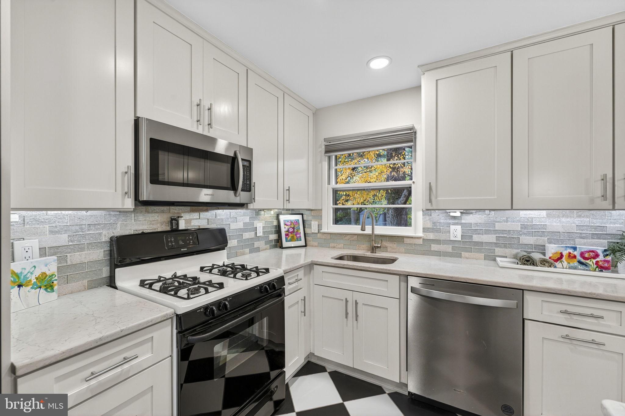 BROOKFIELD - Residential Lease