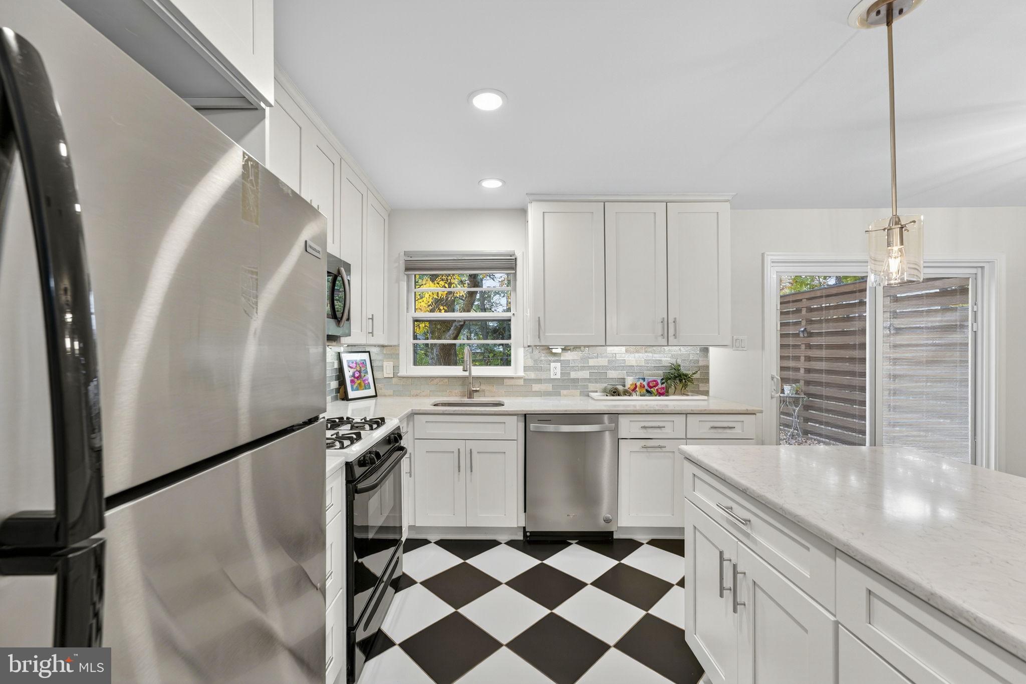 BROOKFIELD - Residential Lease