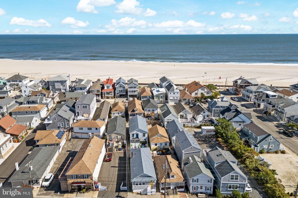 Photo of 140 Ocean Avenue, POINT PLEASANT BEACH, NJ 08742 (MLS # NJOC2038074)