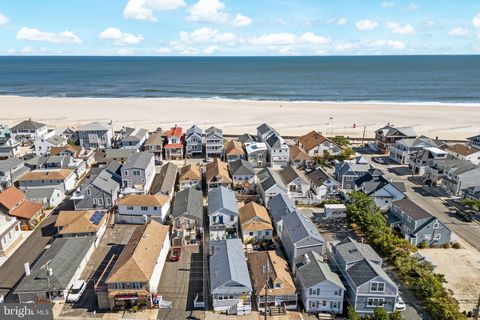 Photo of 140 Ocean Avenue, POINT PLEASANT BEACH, NJ 08742 (MLS # NJOC2038074)