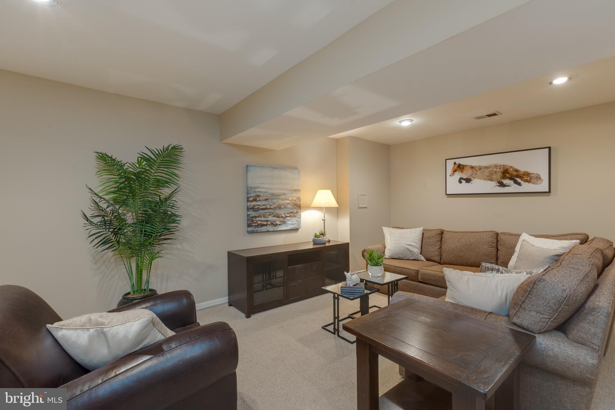 HAWTHORNE ESTATES - Residential