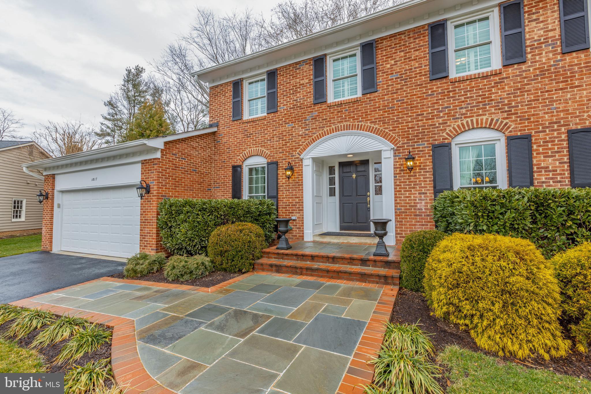 HAWTHORNE ESTATES - Residential