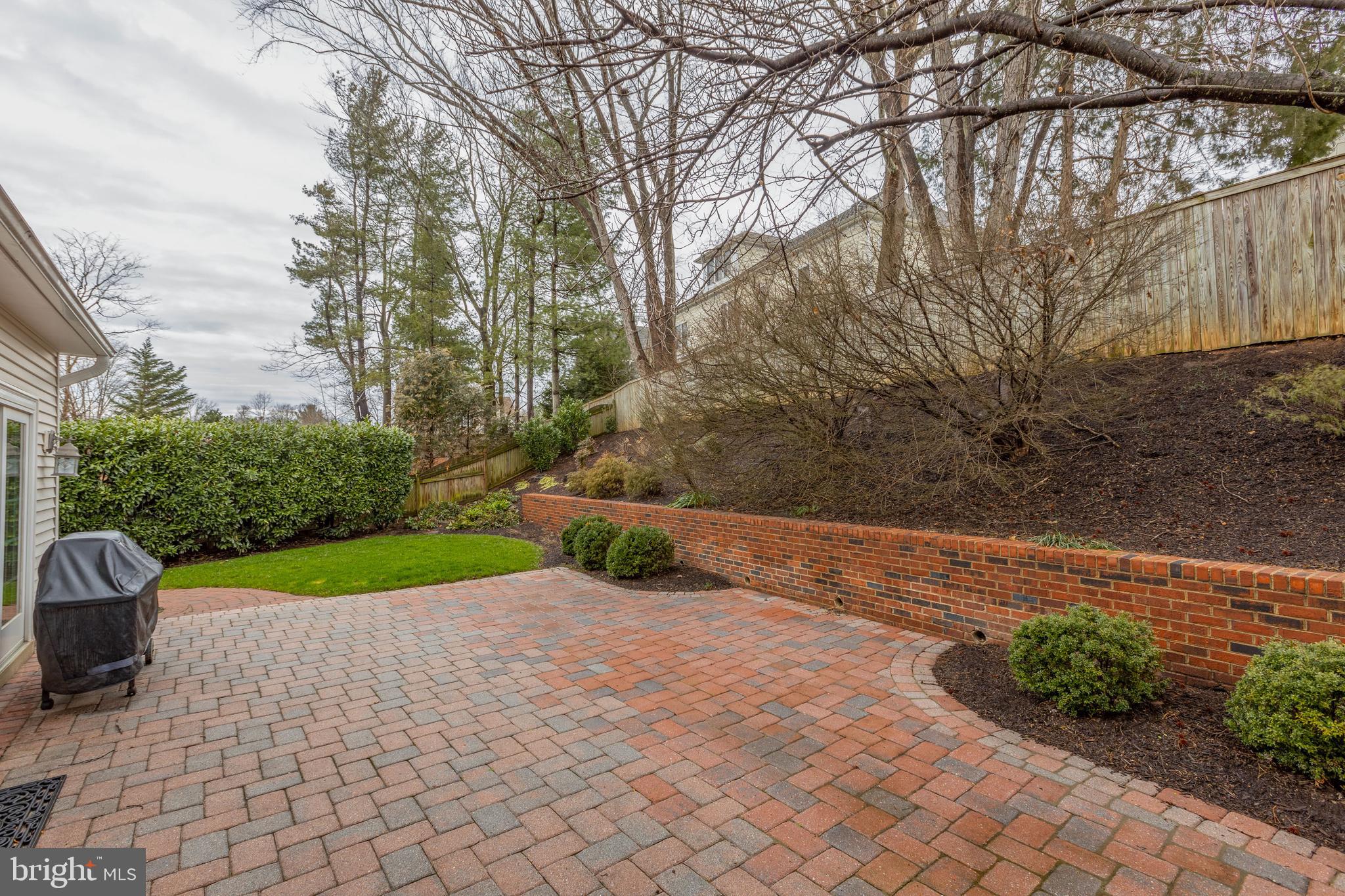 HAWTHORNE ESTATES - Residential