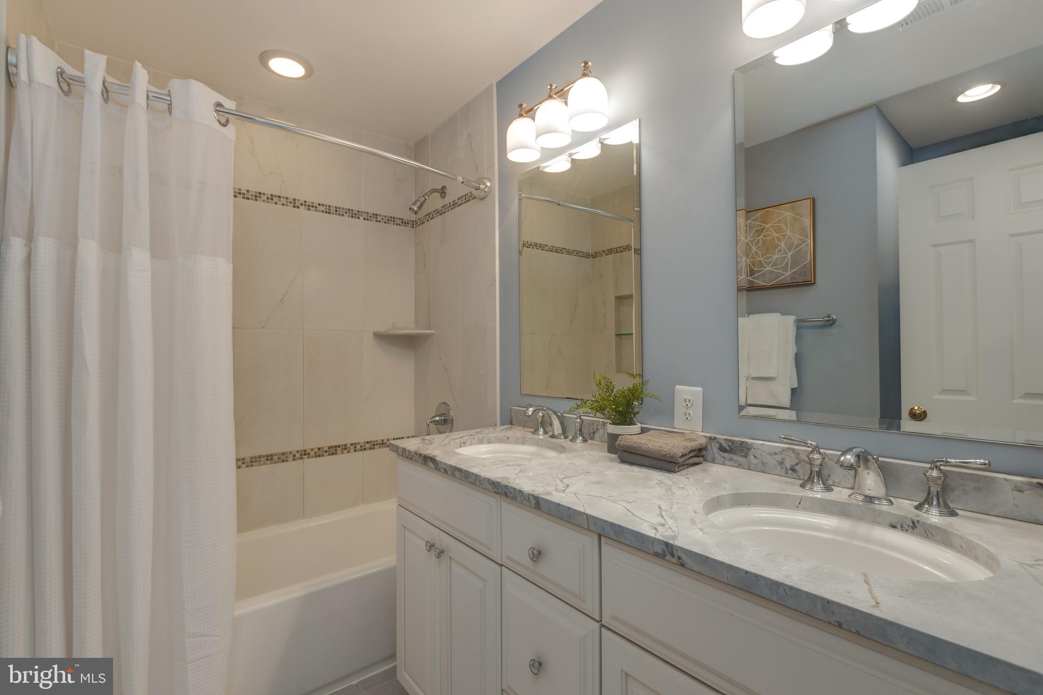 HAWTHORNE ESTATES - Residential