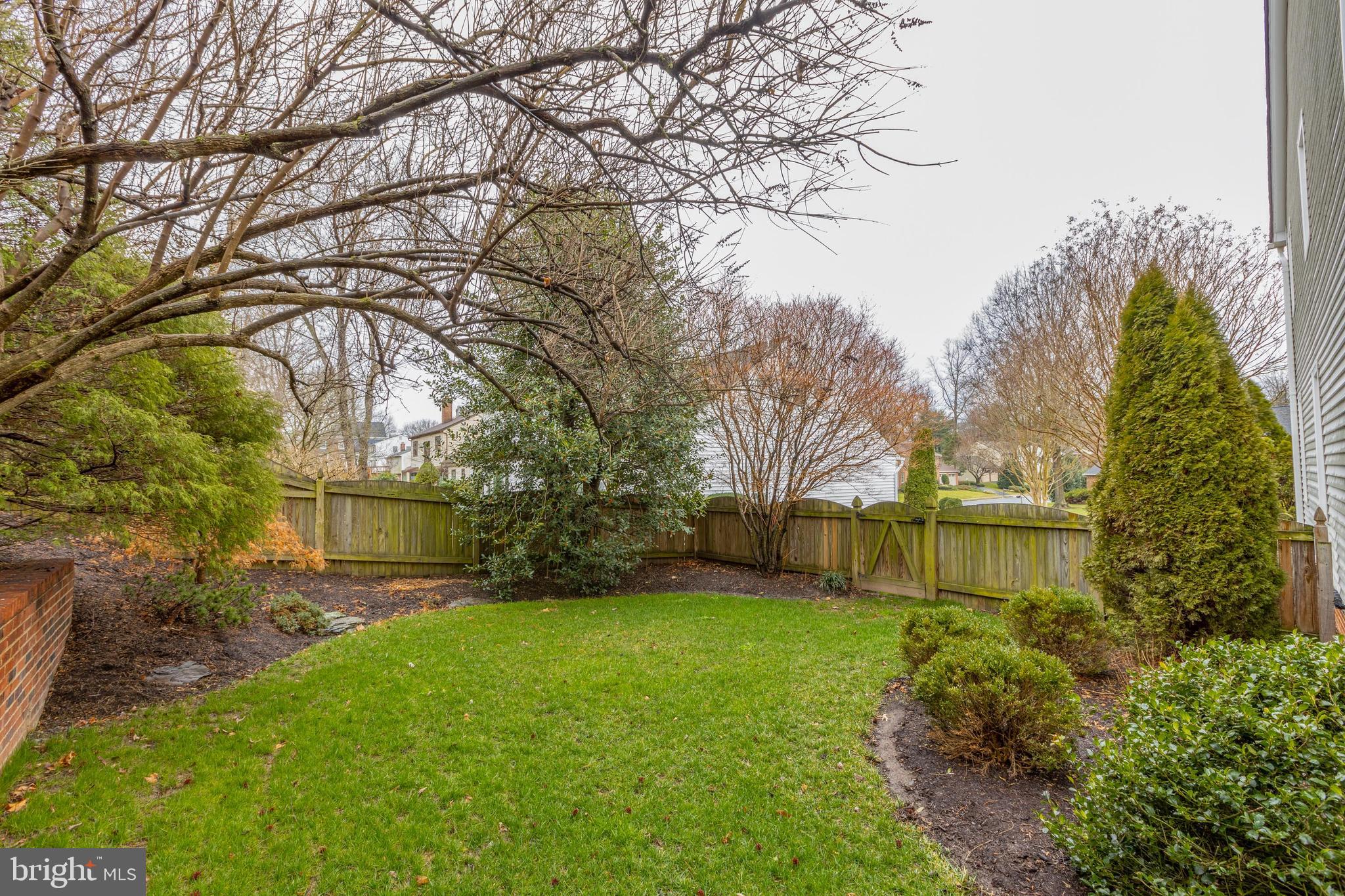 HAWTHORNE ESTATES - Residential