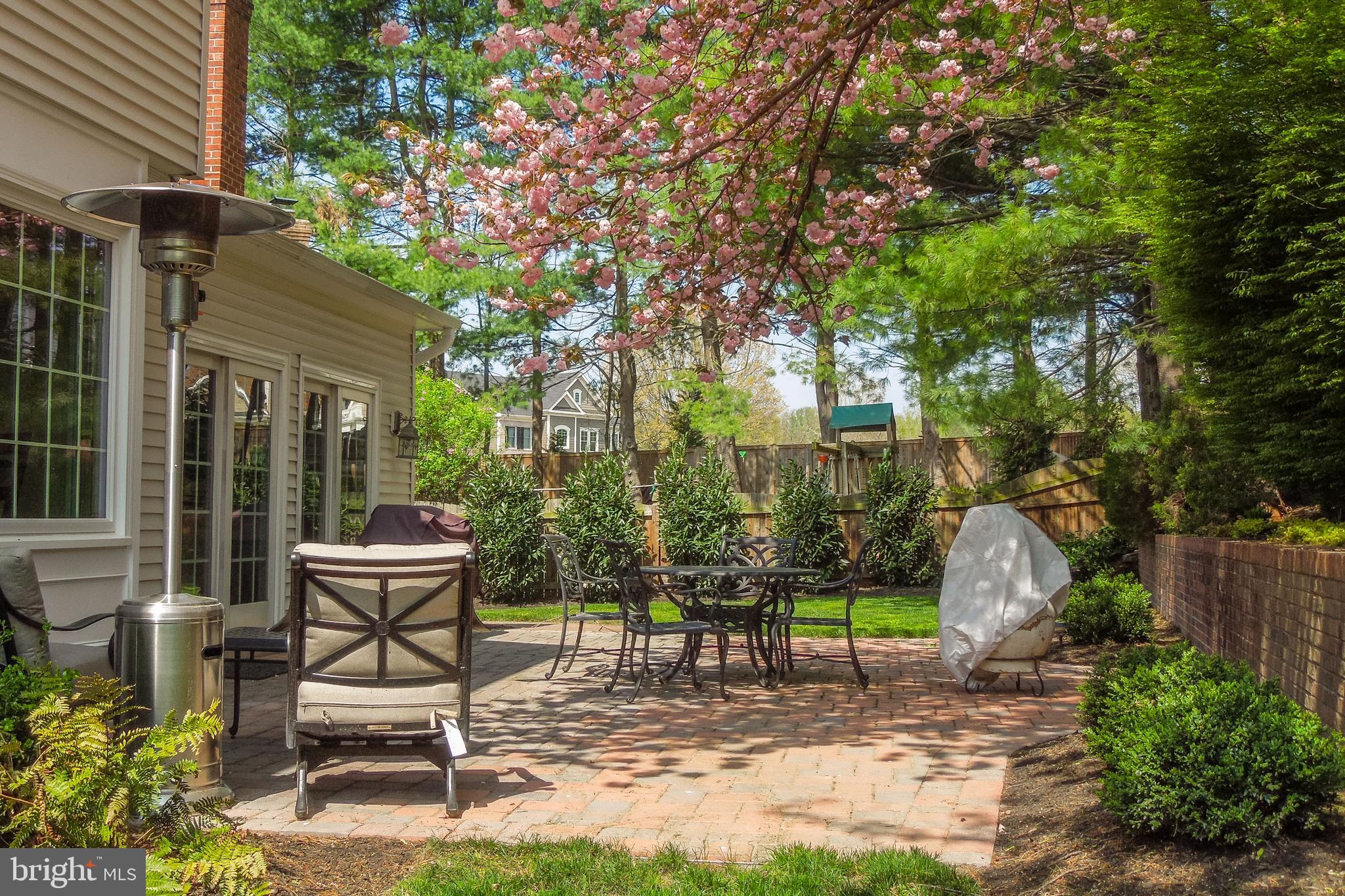 HAWTHORNE ESTATES - Residential