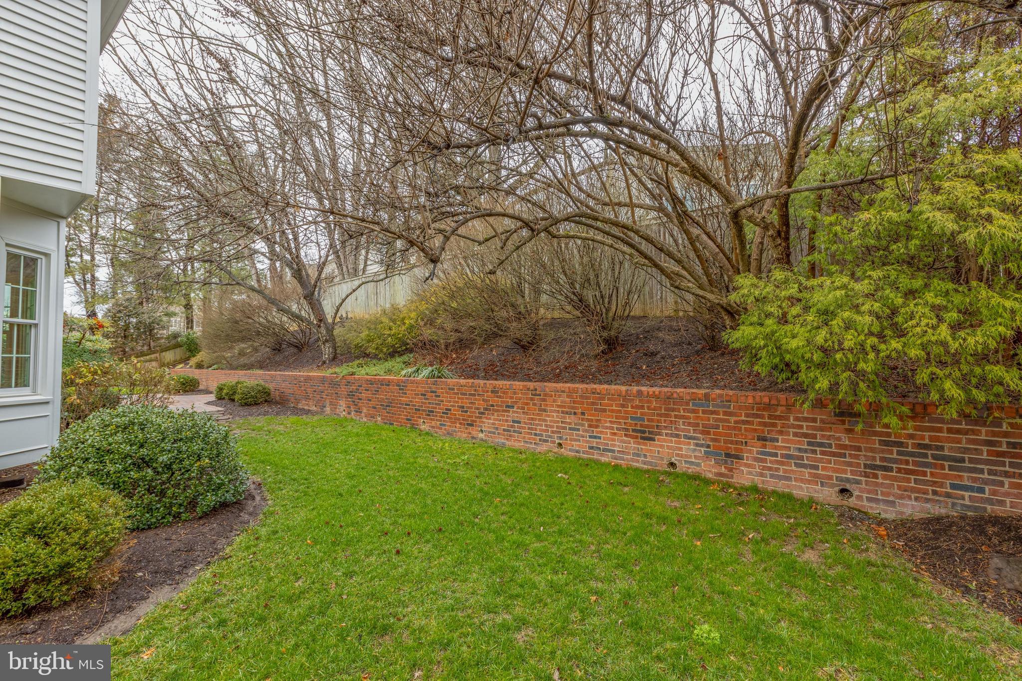 HAWTHORNE ESTATES - Residential