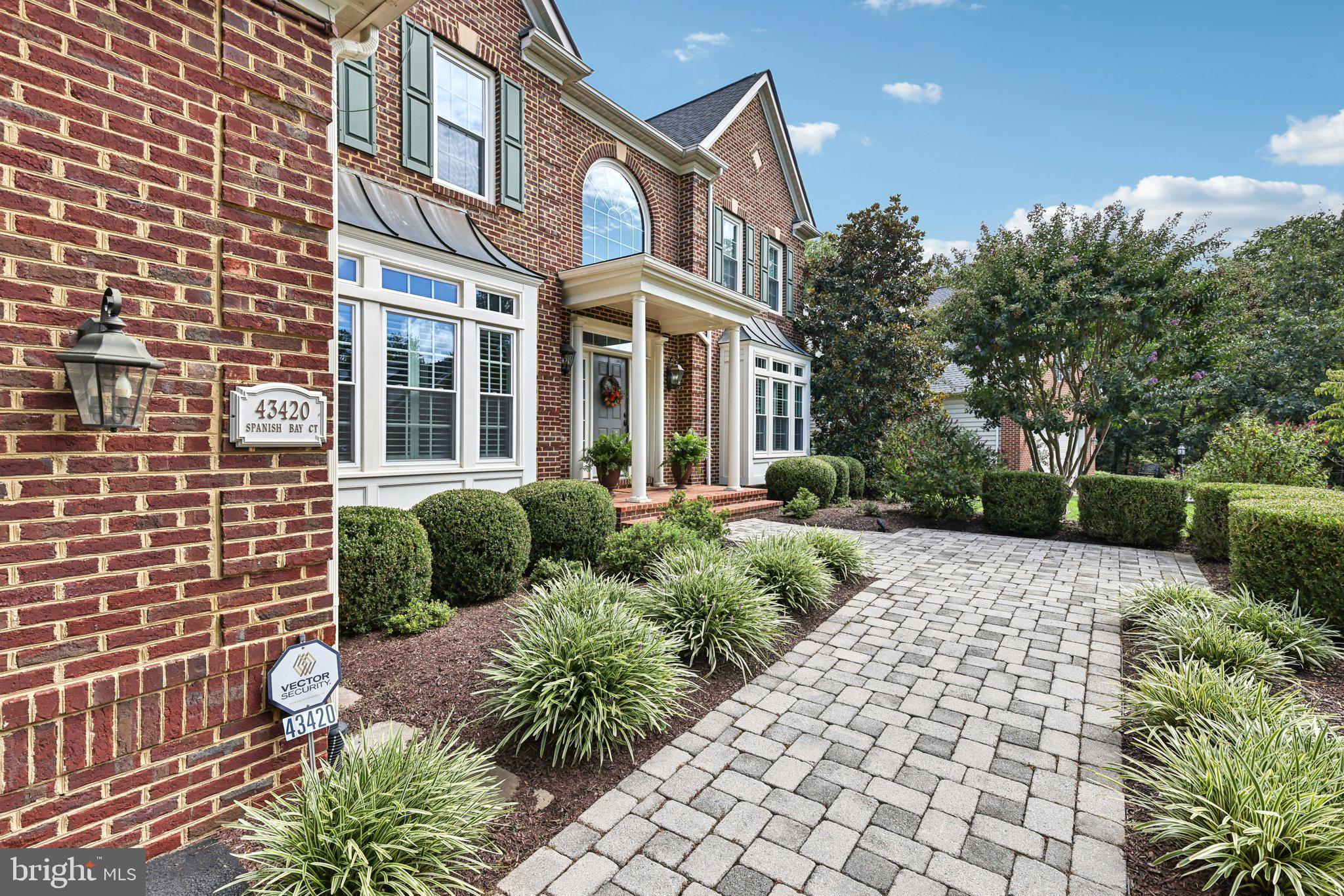 RIVER CREEK - Residential