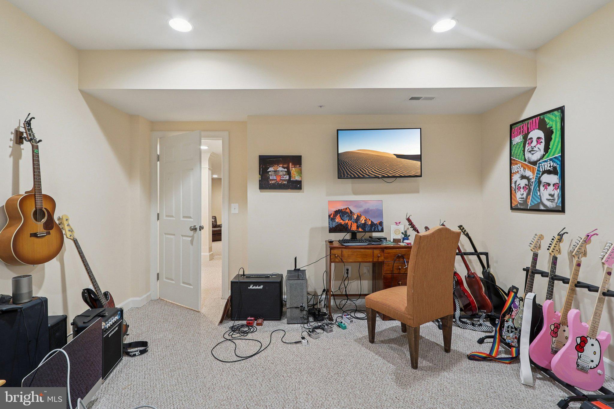 RIVER CREEK - Residential