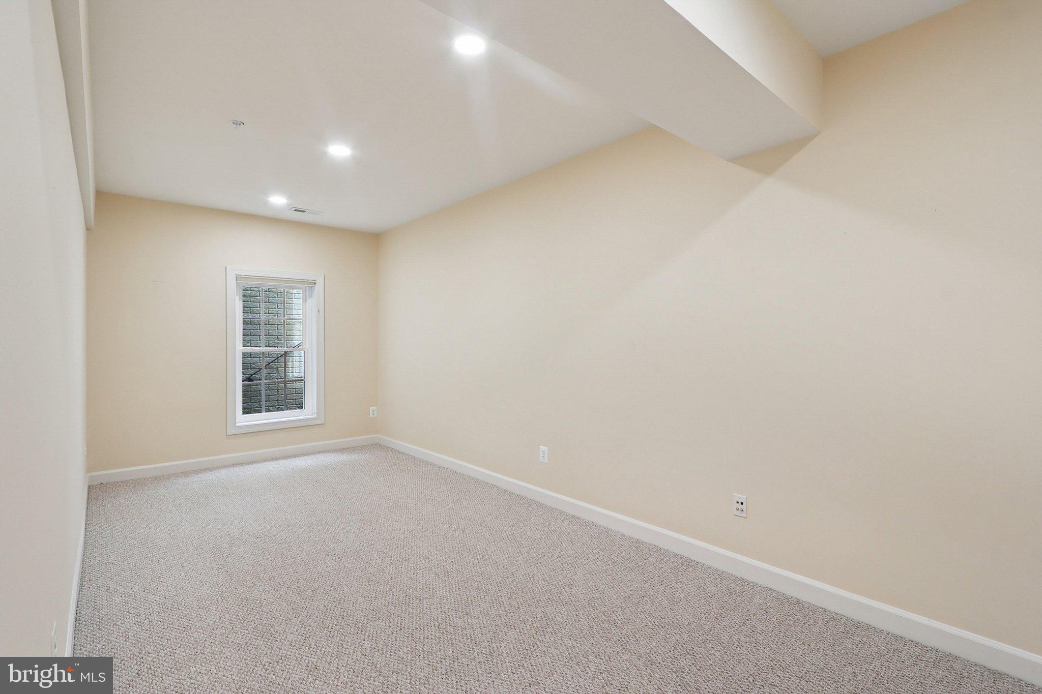 RIVER CREEK - Residential