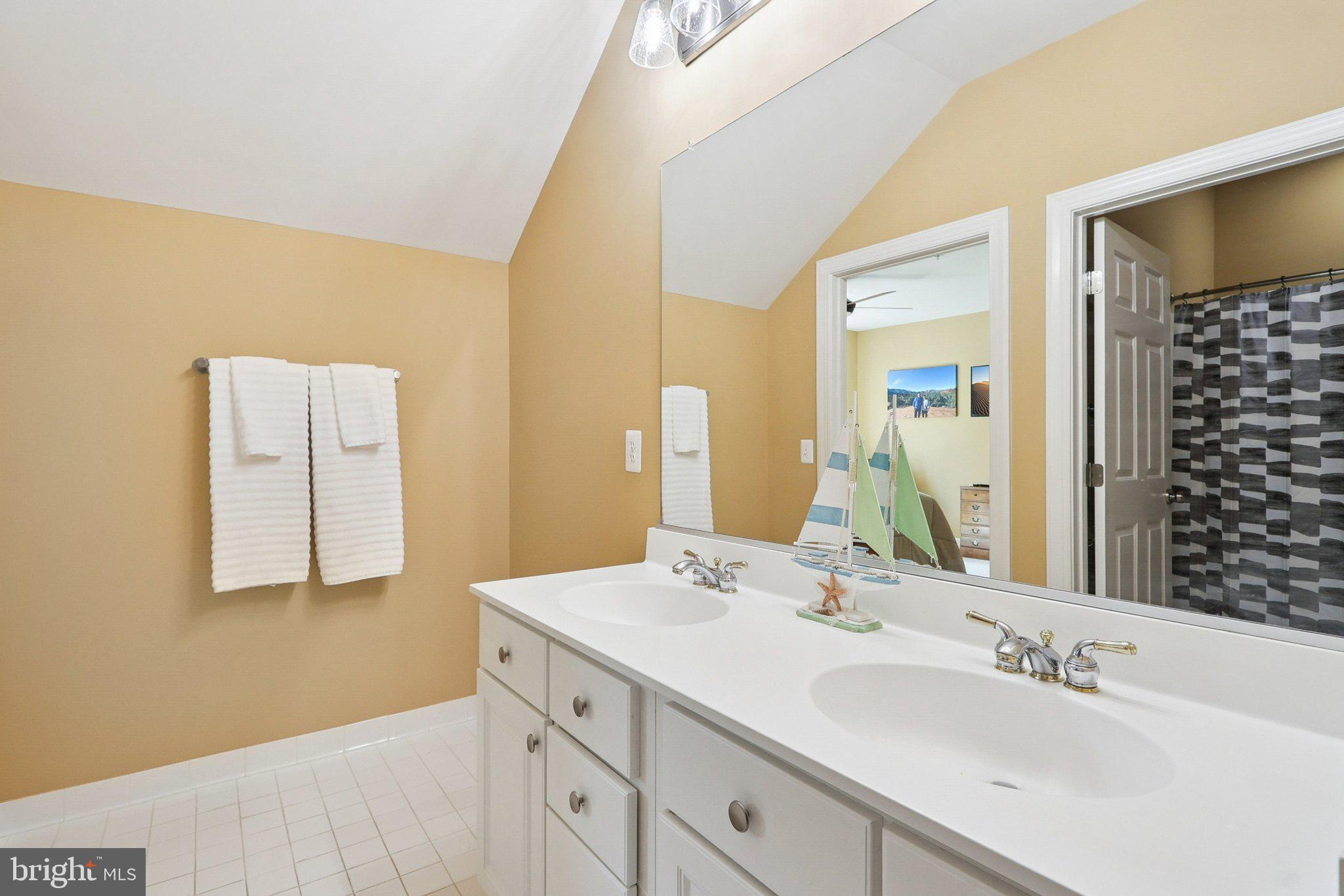 RIVER CREEK - Residential