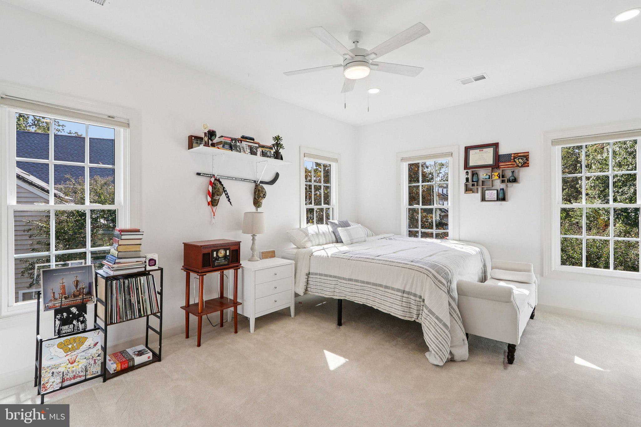 RIVER CREEK - Residential