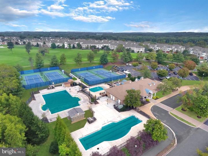 RIVER CREEK - Residential